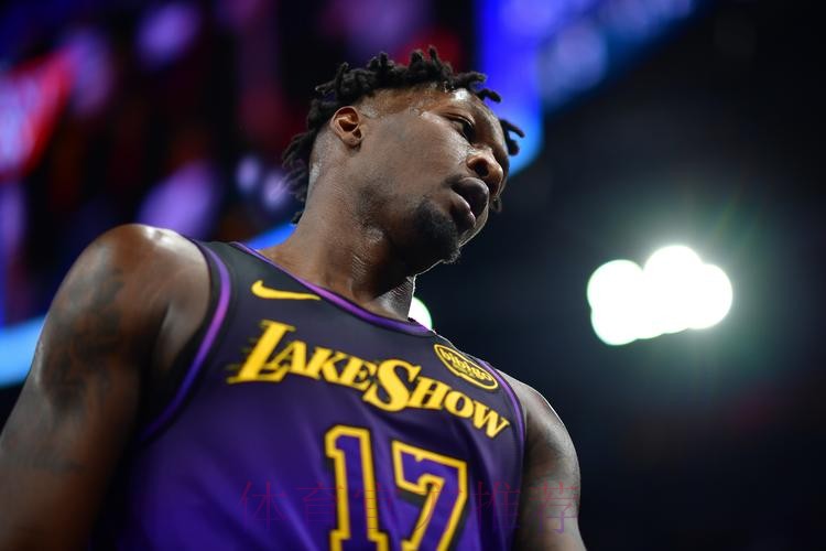 芬尼-史密斯全场投篮3中1，三分2中0得到4分2篮板1盖帽